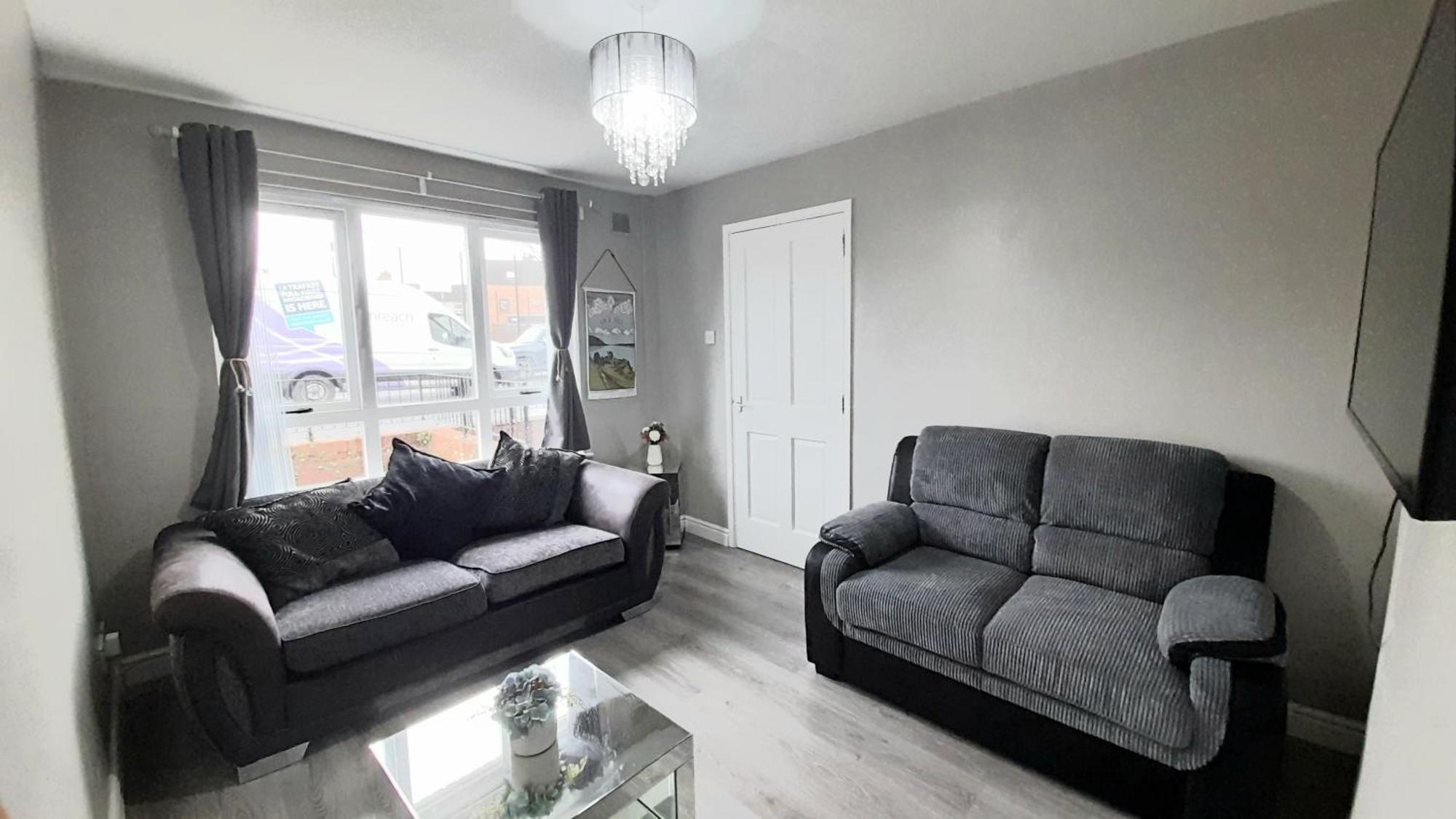 293 Home- Free On Site Parking * Belfast