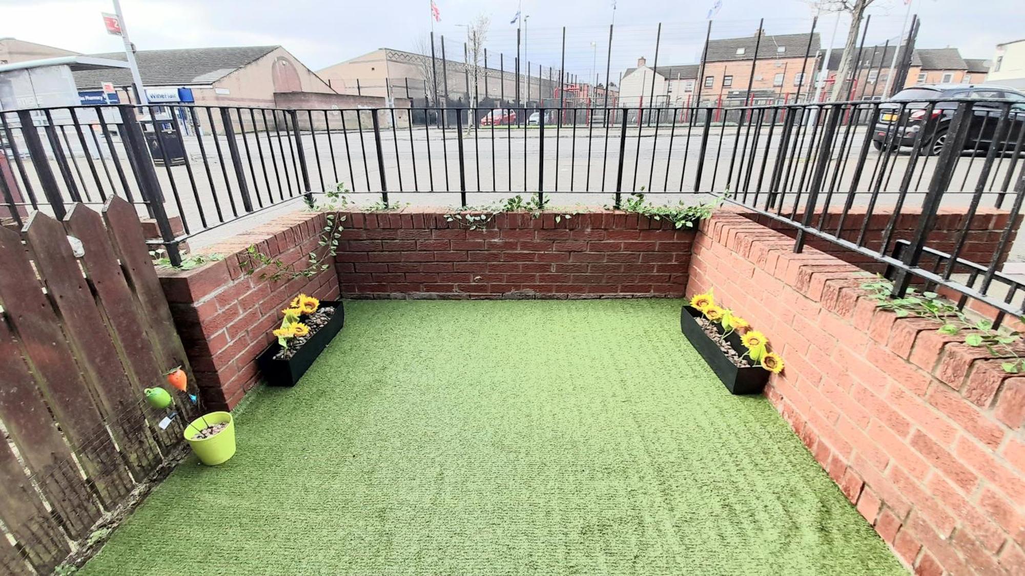 293 Home- Free On Site Parking Belfast