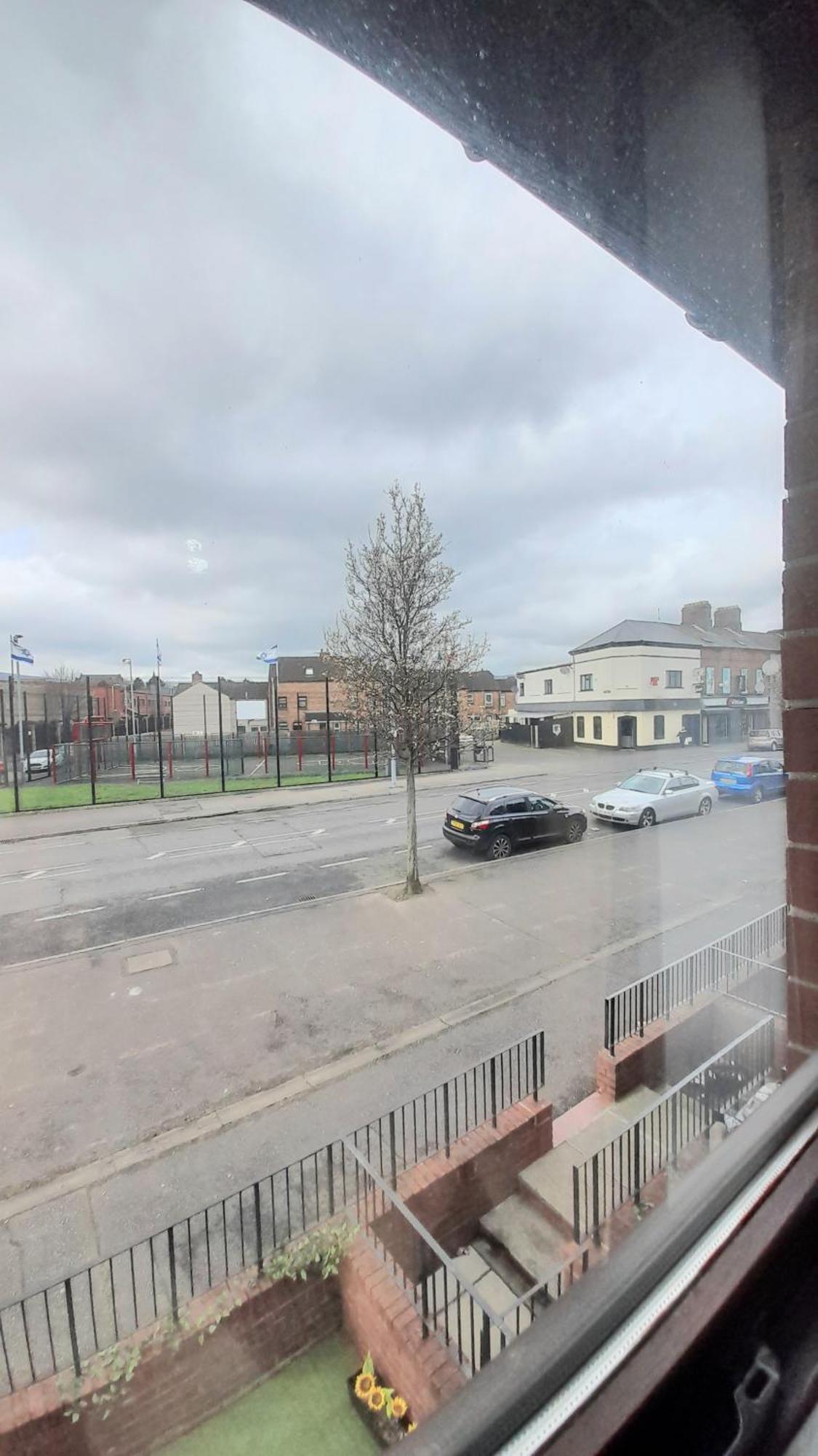 293 Home- Free On Site Parking *