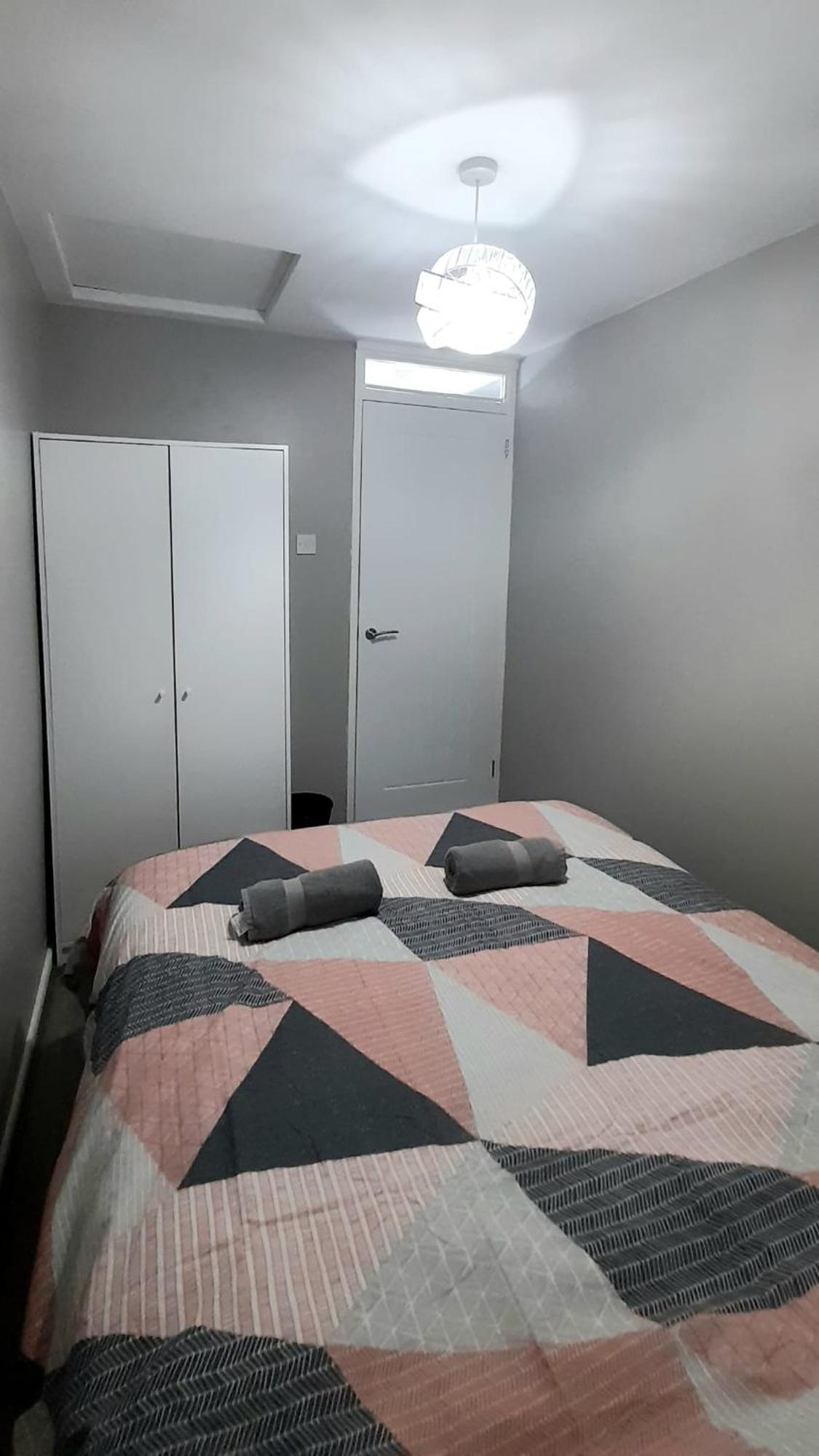 293 Home- Free On Site Parking Holiday home